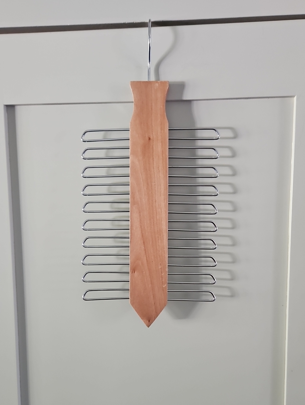 Vintage Wooden and Chrome Tie Rack - Natural Wood and Silver